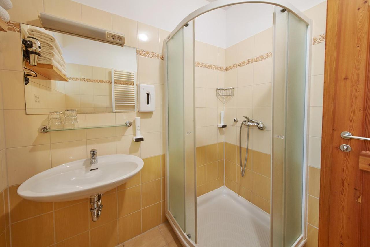 Rute Hotel And Apartments Кранска гора Екстериор снимка