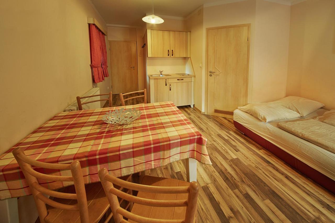 Rute Hotel And Apartments Кранска гора Екстериор снимка