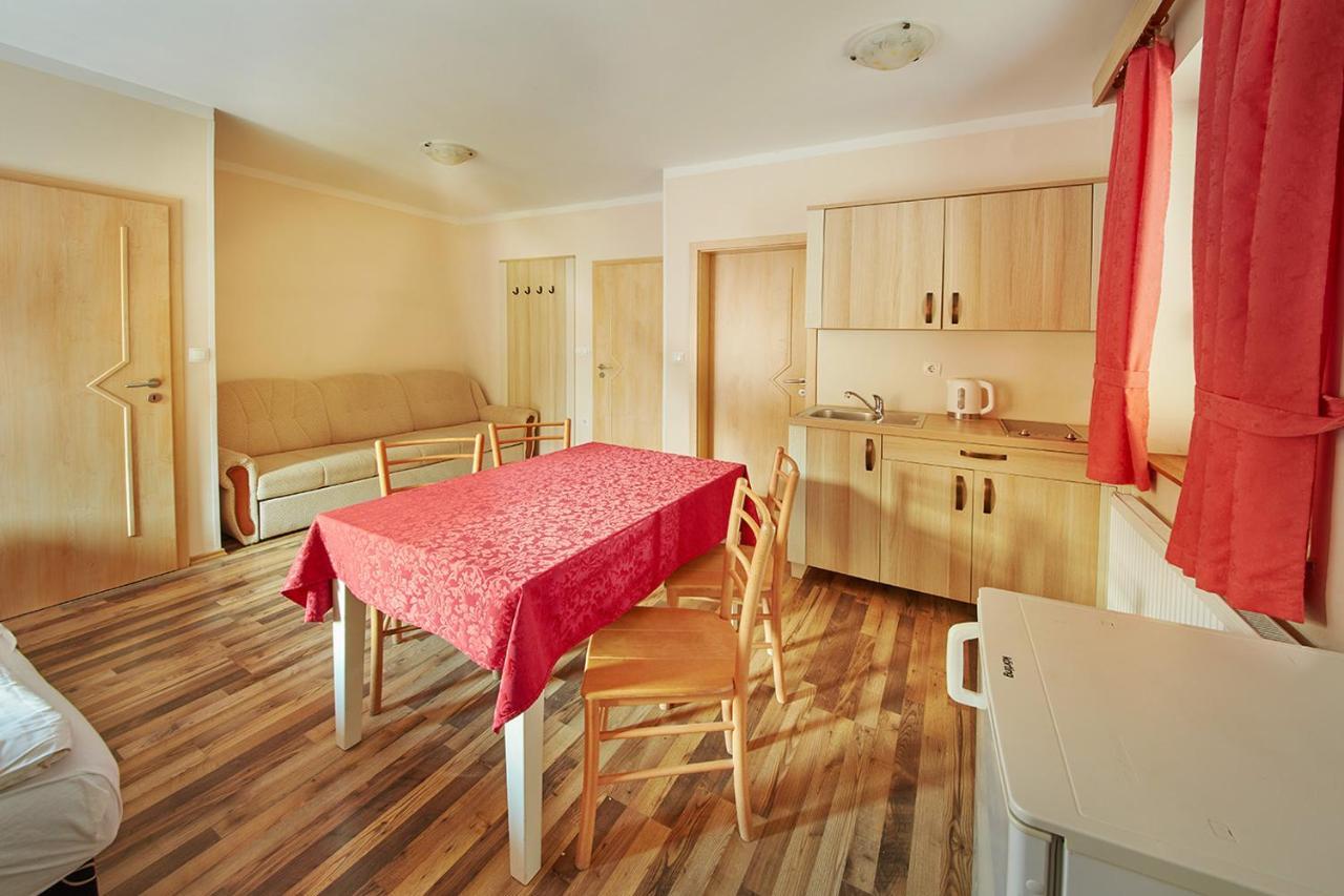 Rute Hotel And Apartments Кранска гора Екстериор снимка