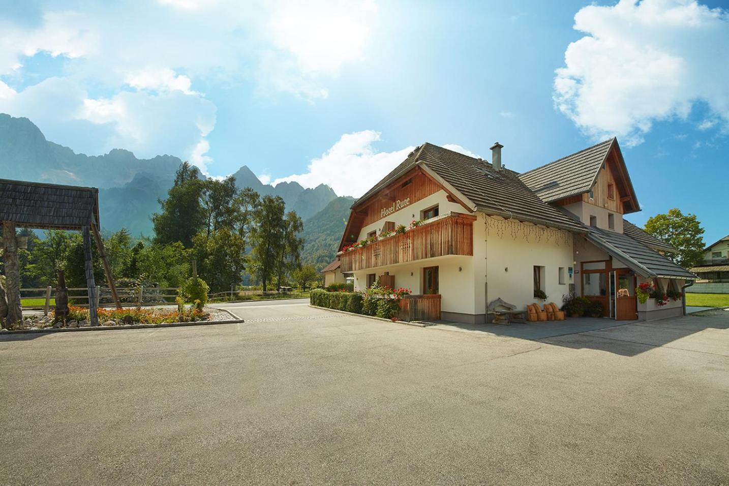 Rute Hotel And Apartments Кранска гора Екстериор снимка